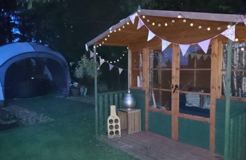 Wisbech Cabin | Glamping With Llamas
