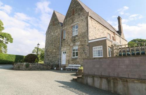 Llandwrog House | Glasfryn