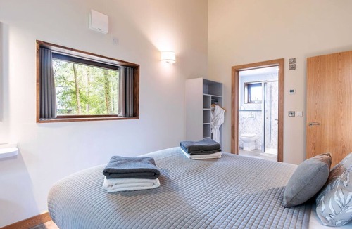 Peebles Cabin | Glentress Forest White Willow Premium, Peebles