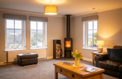 Woodend House | Glenview