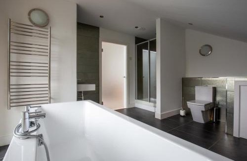 Ampney Crucis House | Goose Landing