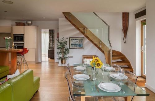 Ampney Crucis House | Goose Landing