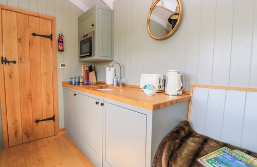 Chippenham Cottage | Goose Whistle Hut