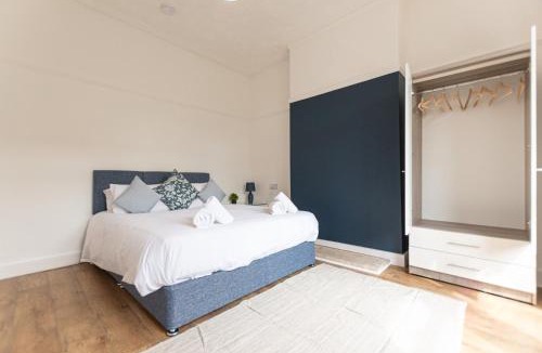 Leigh House | Gordan Villas