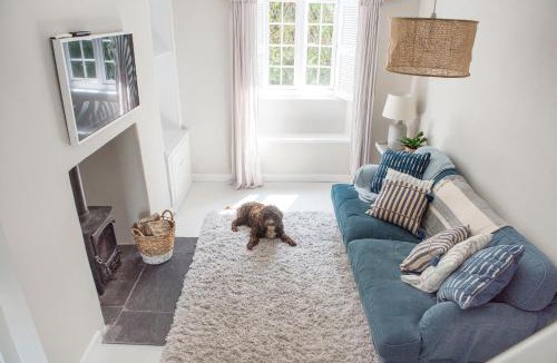 Noss Mayo House | Gorgeous riverfront holiday cottage