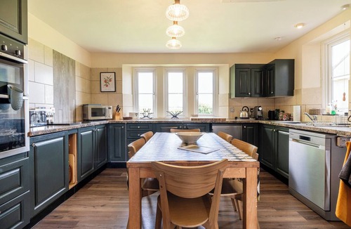 Norton St. Philip House | Gorgeous Rural 4BD Farm With Hot Tub