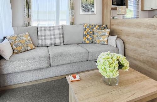 Swyre Resort | Gorselands Caravan Park