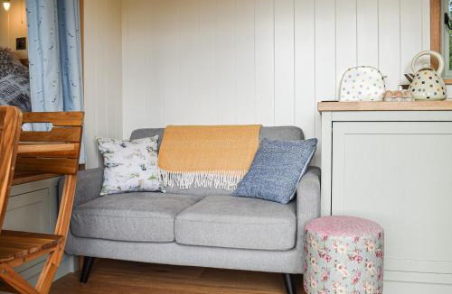 Braunston House | Grace