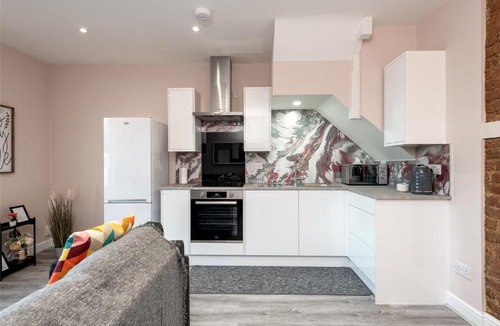 Gillingham Apartment | Grain projects stay Quiet Reliable - Apartment D