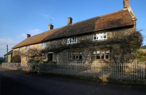 Ilminster House | Grapevine Cottage