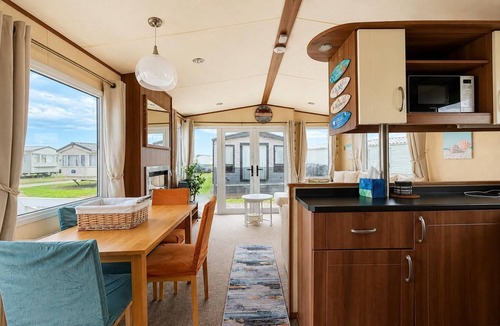 Harwich House | Great caravan with decking at Dovercourt Holiday Park ref 44002F
