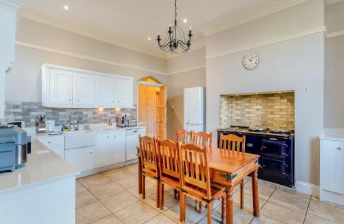 Durham House | Grey Gables