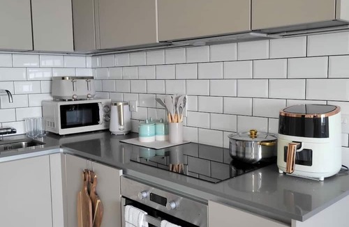 Stevenage Apartment | Ground floor - 1 bed modern apartment