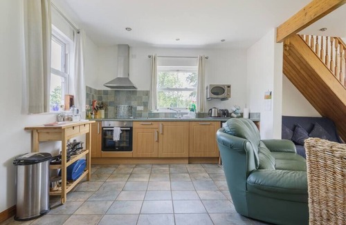 Horncastle House | Group Accommodation for 18, Bainvalley Cottages