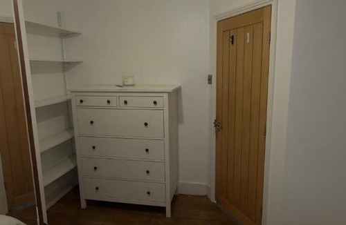 Oakleigh Bed & Breakfast | Guest room