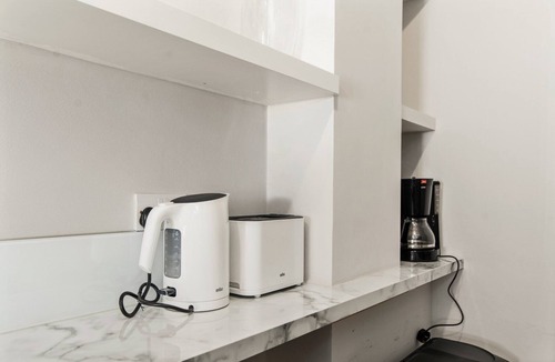 Addison Apartment | GuestReady - Modern Studio | Kensington Gem