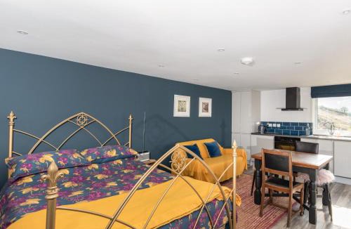 Glandyfi House | Haka Lodge