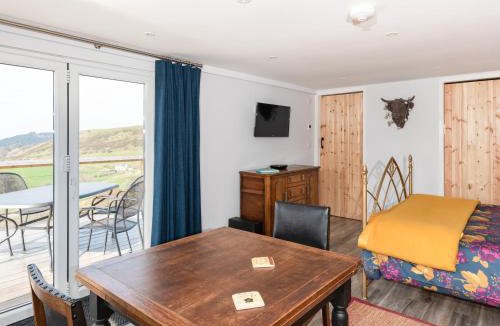 Glandyfi House | Haka Lodge