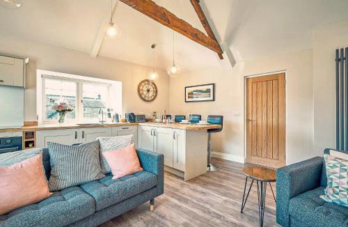 Wall House | Hall Yards Cottage