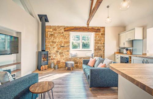 Wall House | Hall Yards Cottage