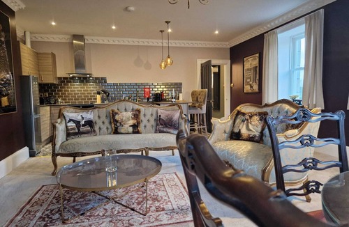 Knott End-on-Sea Apartment | Hamilton-The Alexander suite luxury holiday let's