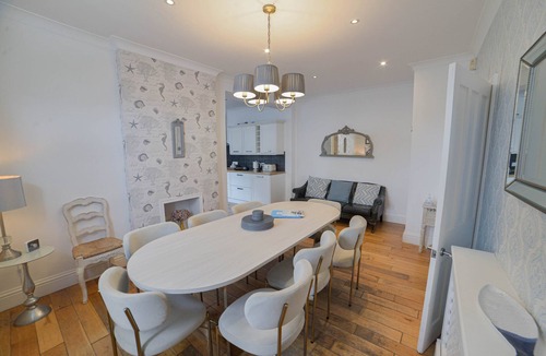 Whitstable House | Harbour House is a lovingly refurbished and centrally located beautiful three storey house, sleeping 9 guests, with private parking.