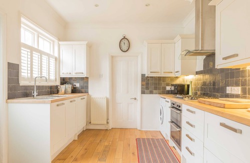 Whitstable House | Harbour House is a lovingly refurbished and centrally located beautiful three storey house, sleeping 9 guests, with private parking.
