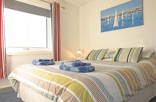 Gosport Apartment | Harbour View 4