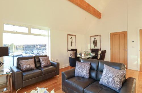 Weymouth Apartment | Harbourside Haven Penthouse 1