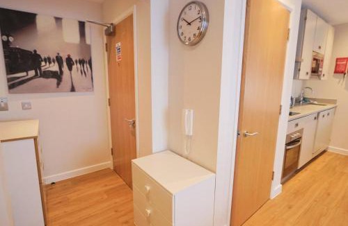 Bristol Floating Harbour Apartment | Harford House Studios 23 - Hopewell