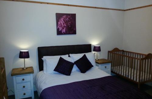 Wormhill Apartment | Hargate Hall Self Catering