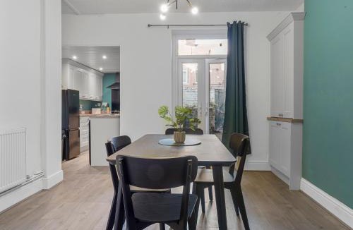 Stainburn House | Harrington Haven 4 Bed Contractor Friendly House with Parking Workington