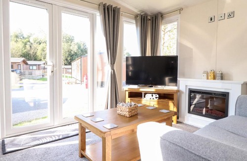 Tewitfield House | Hawthorn Lodge