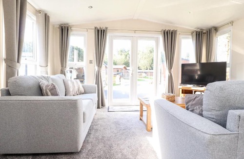 Tewitfield House | Hawthorn Lodge