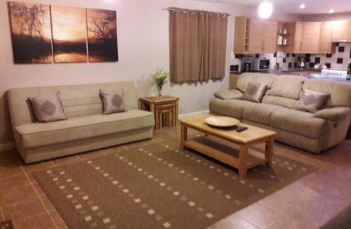Maidstone House | Hay Fields