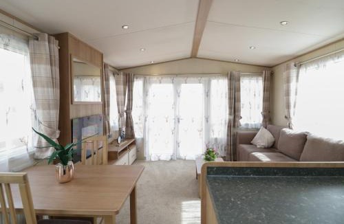 Denny House | Hazel