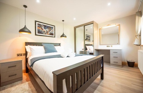 Reading Apartment | Hazel Lodge