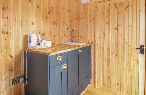 Welney Cottage | HAZEL, pet friendly, with a garden in Downham Market