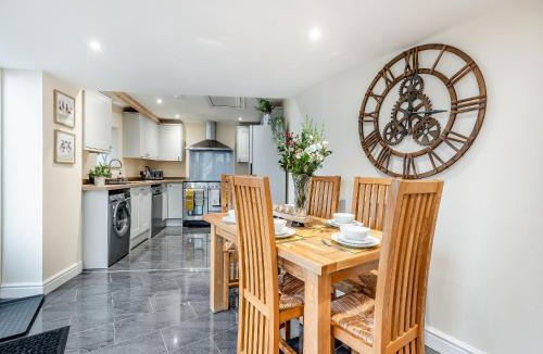 Longnor House | Headlands Farm