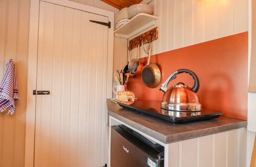 Barnoldswick House | Heather Hut at Copy House Hideaway, Earby