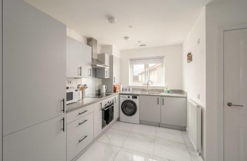 Dalkeith House | Heather Way Modern 4 Bedroom House - Mayfield, Dalkeith
