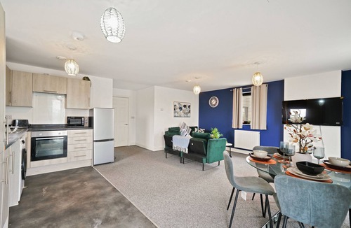 George Green Apartment | Heathrow Gateway Apartments with Private Parking13