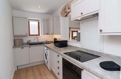 Bideford Cottage | HEDGEHOG HIDEAWAY, pet friendly, character holiday cottage in Parkham