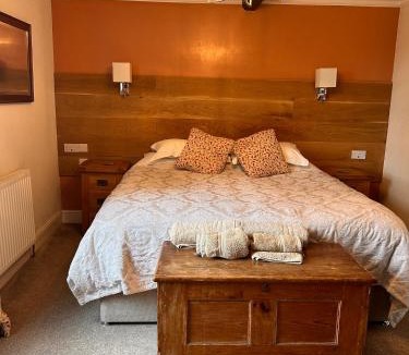 Ludwel Bed & Breakfast | Henwick house accommodation, Continental breakfast included