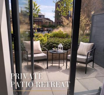 Holbeck Apartment | Hidden Gem with Private Patio in Springwell Gardens, Leeds Central, Sleeps 4
