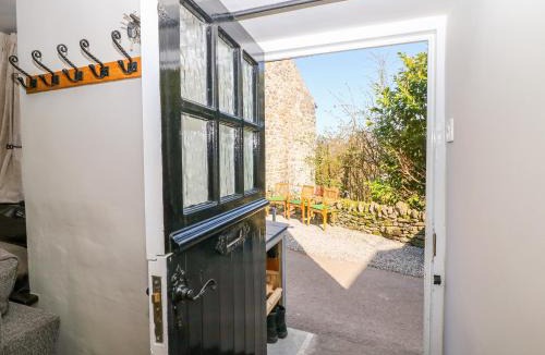 Castleton House | High View Cottage