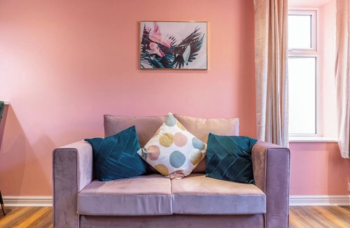 Thornton-Cleveleys Apartment | HIGHCLIFFE EMERALD SUITE - BEACHFRONT - SLEEPS 6
