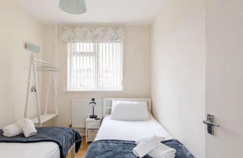 Mumbles House | Highview, extended 2 bedroom house, with view, near coast path