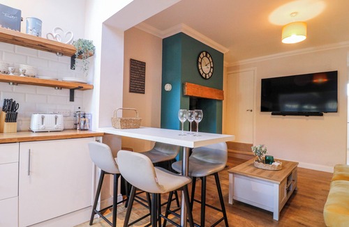 Ashbourne Cottage | Hill View Cottage