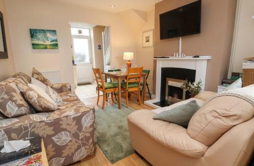 Bala House | Hill View